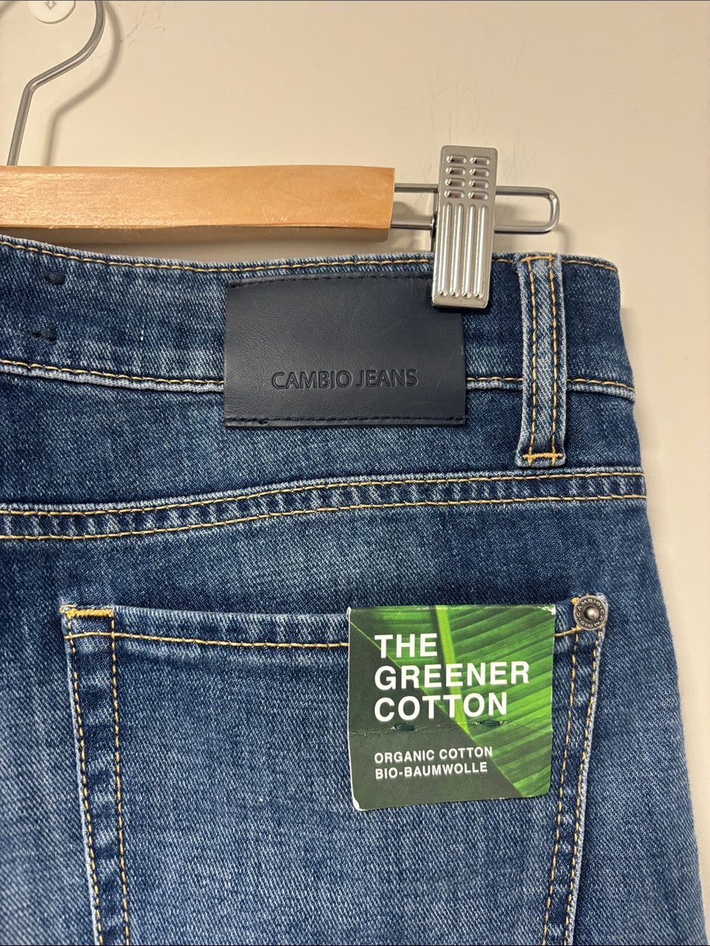 NWT Cambio Wide Leg Flare Jeans in Dark Blue - Picture 6 of 7